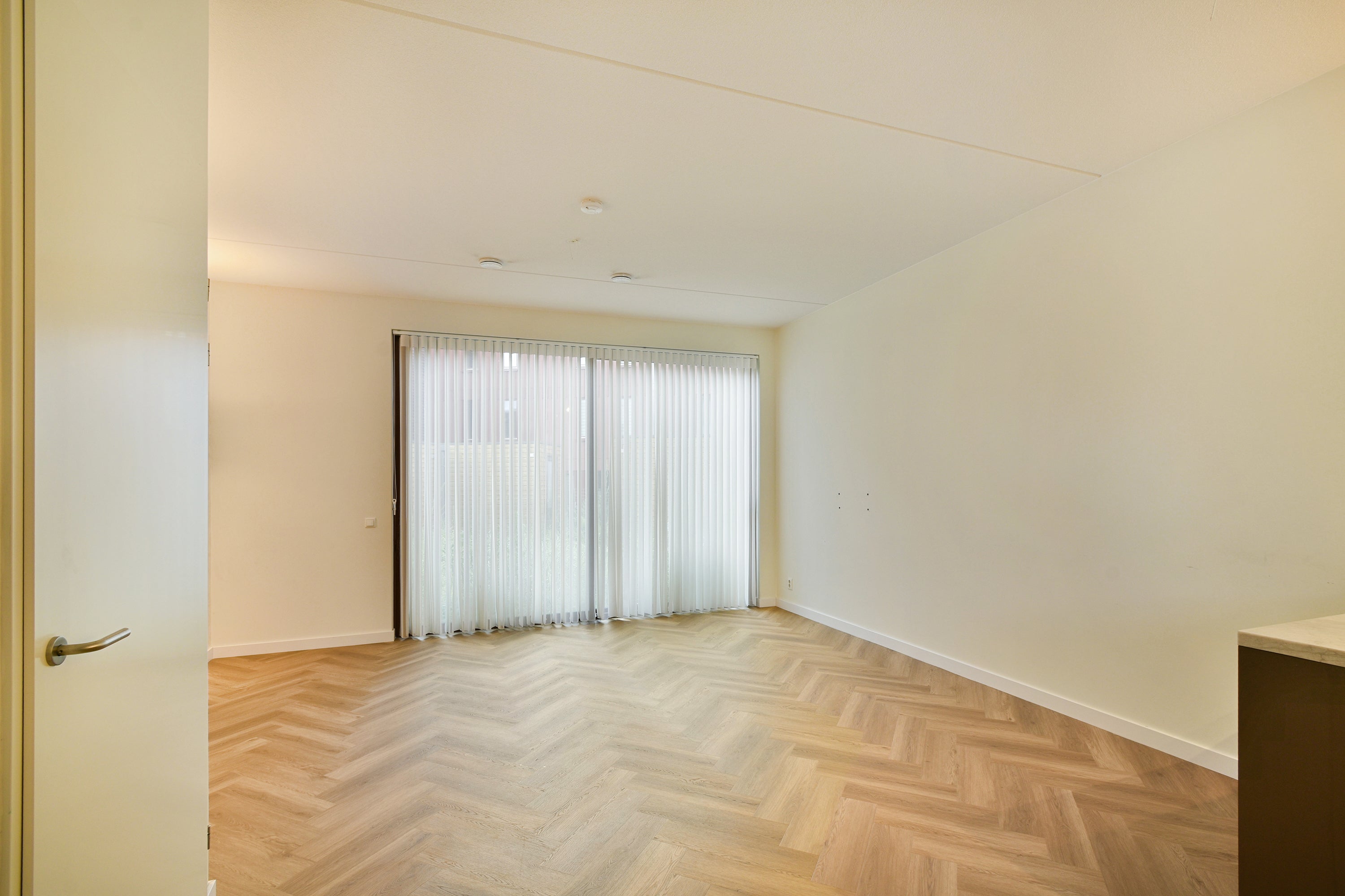 Tussenwoning te koop: Vetteoordskade 11, Vlaardingen