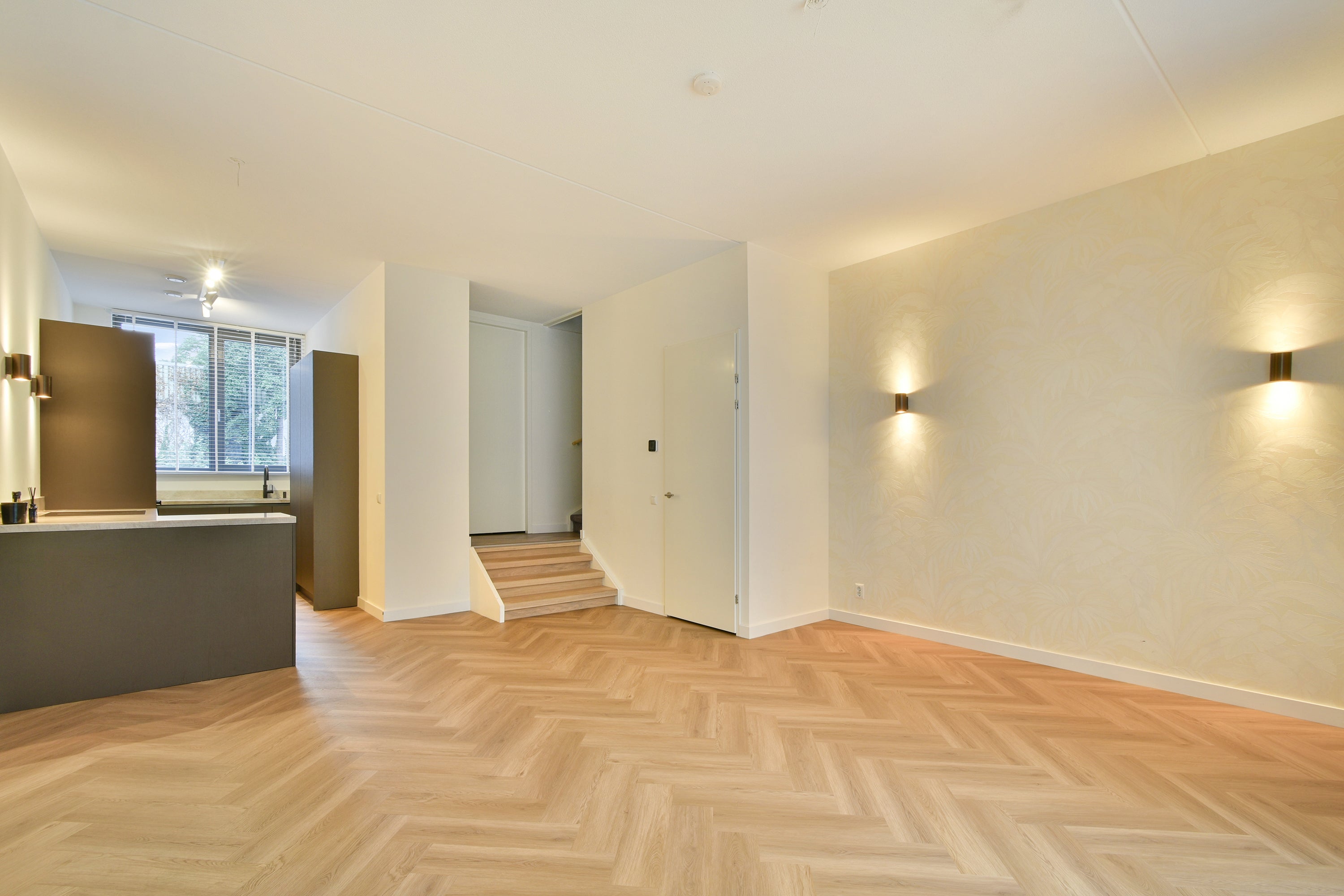 Tussenwoning te koop: Vetteoordskade 11, Vlaardingen