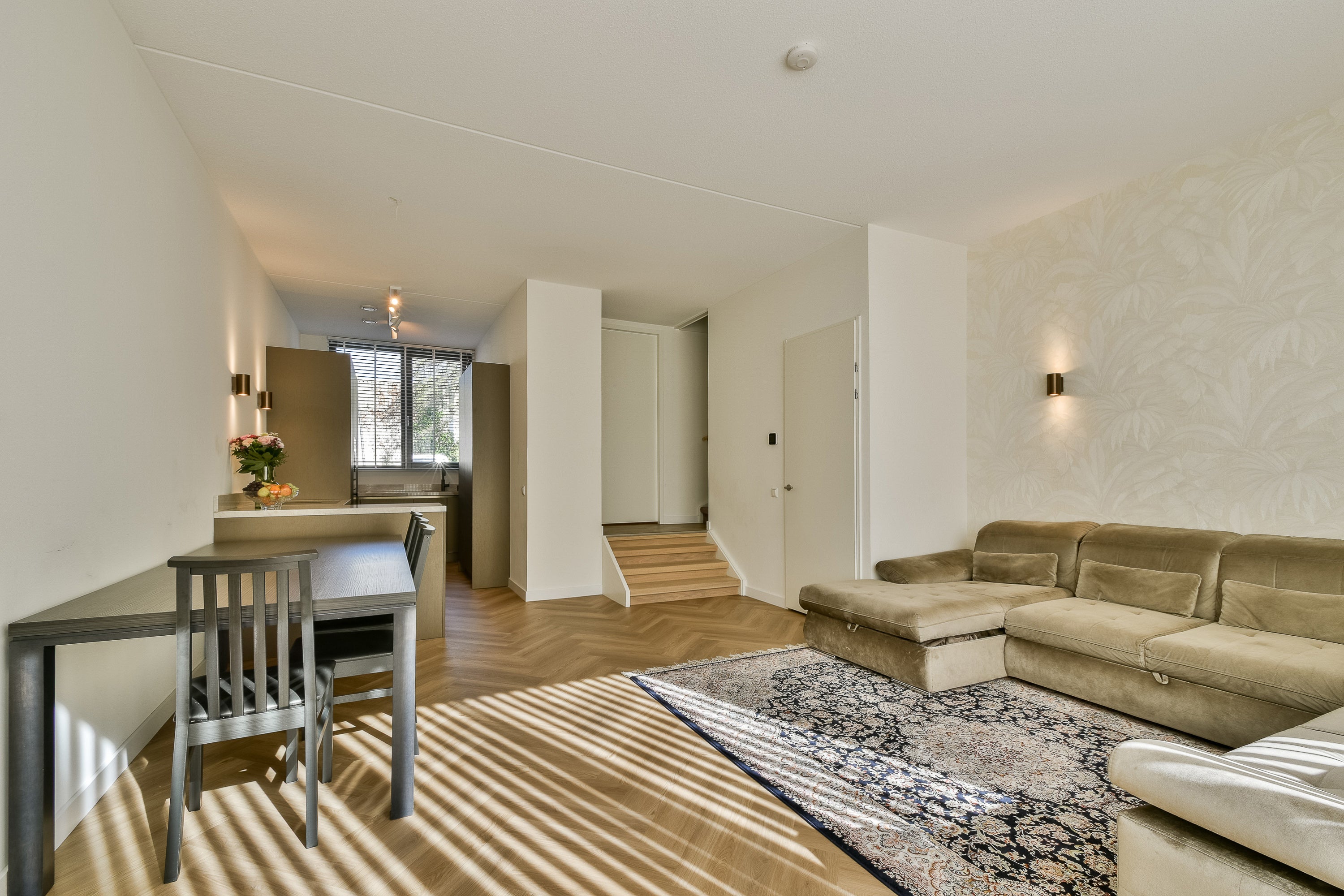 Tussenwoning te koop: Vetteoordskade 11, Vlaardingen