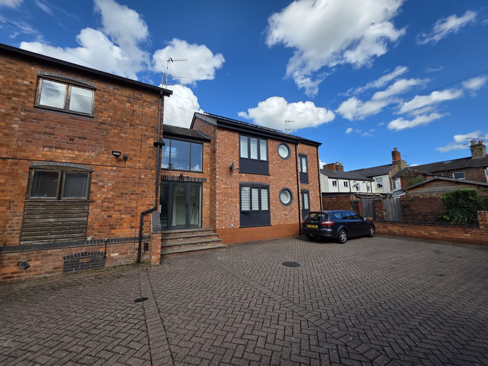 Flat Telegraph Street in Stafford