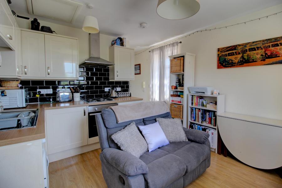 Flat Dundridge Lane in Bristol