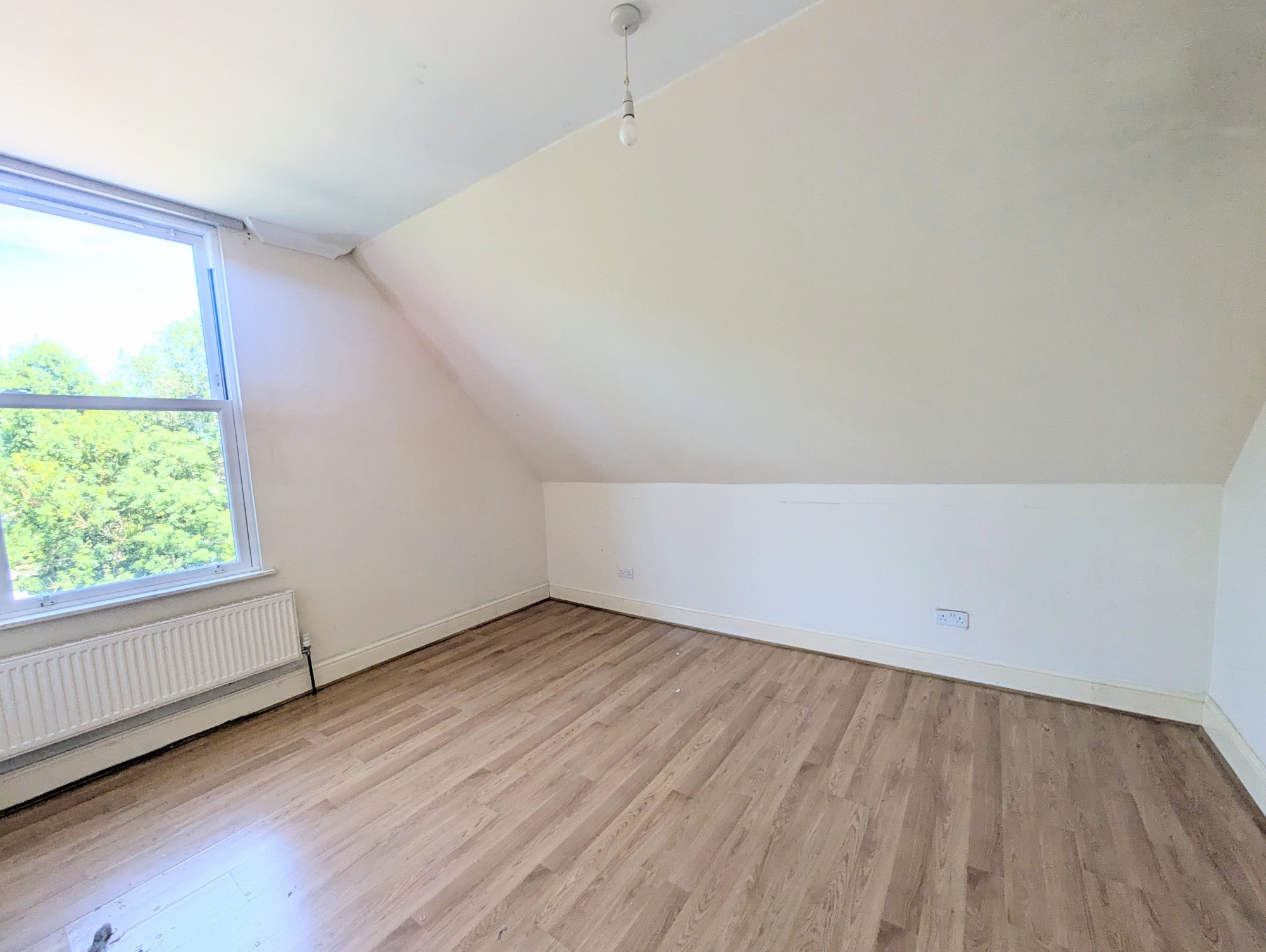 Flat Willesden Lane in Greater London