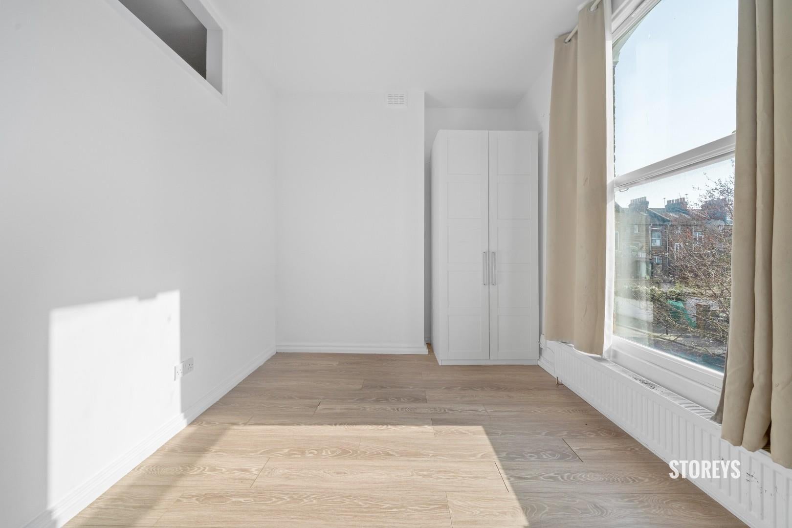 Flat Wilberforce Road in Greater London