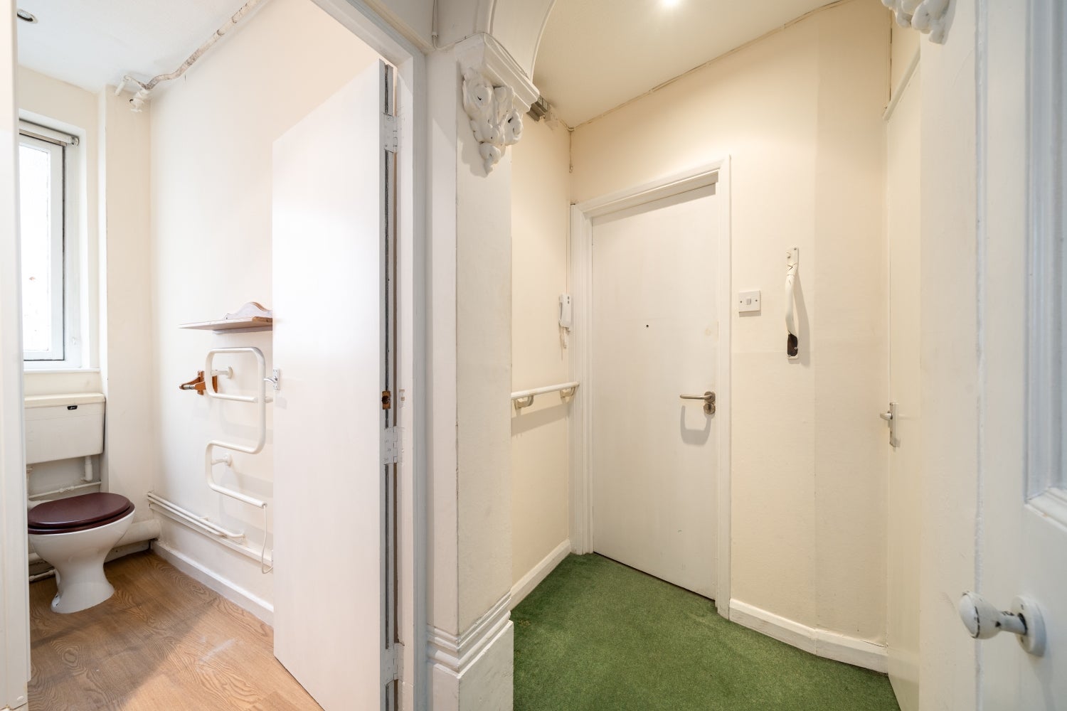 Flat De Vere Gardens in Greater London