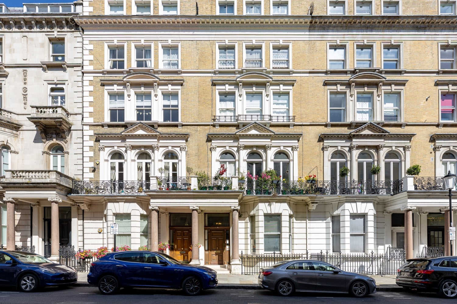 Flat De Vere Gardens in Greater London