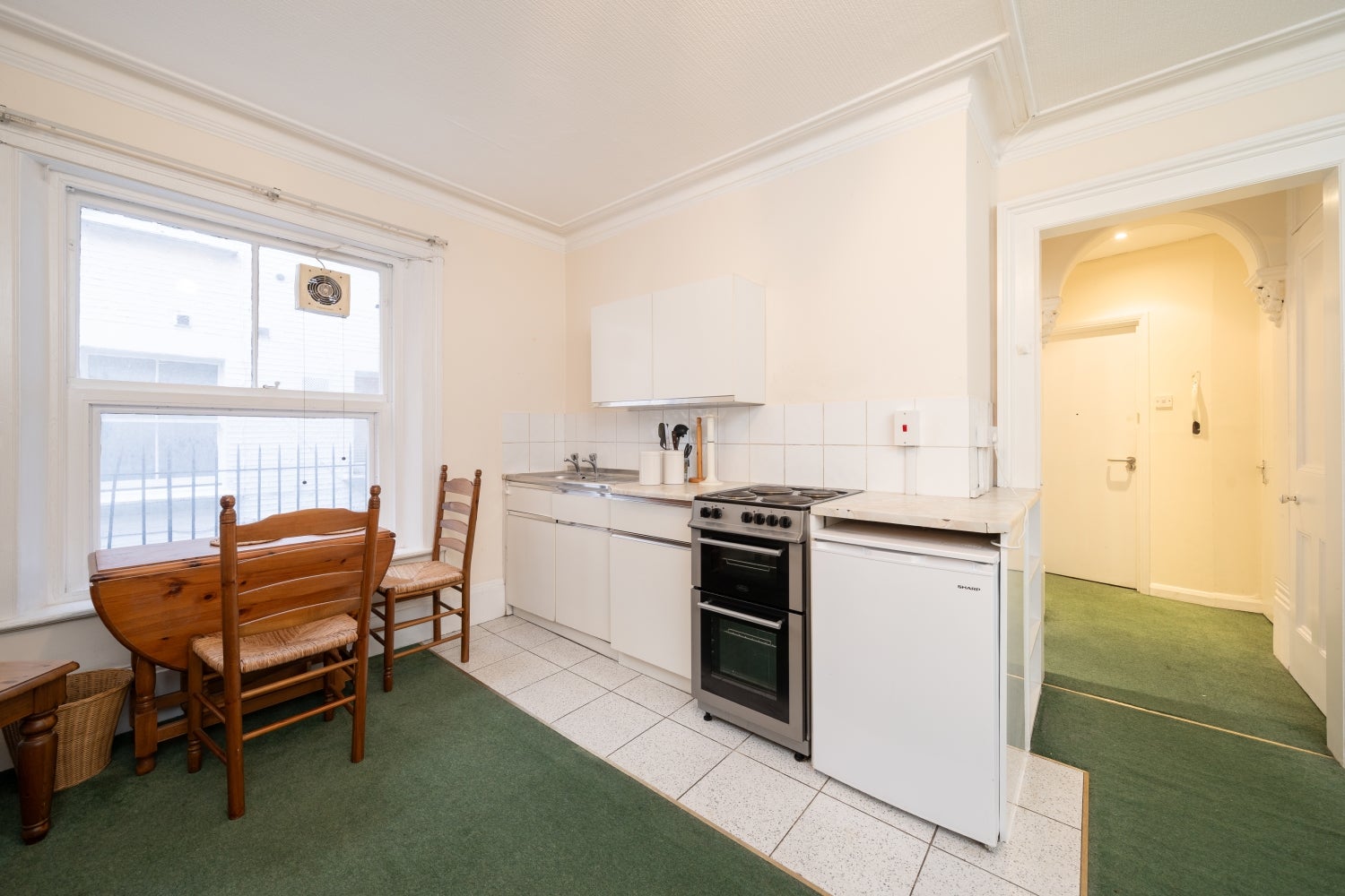 Flat De Vere Gardens in Greater London