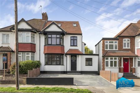House Gresham Avenue in Greater London