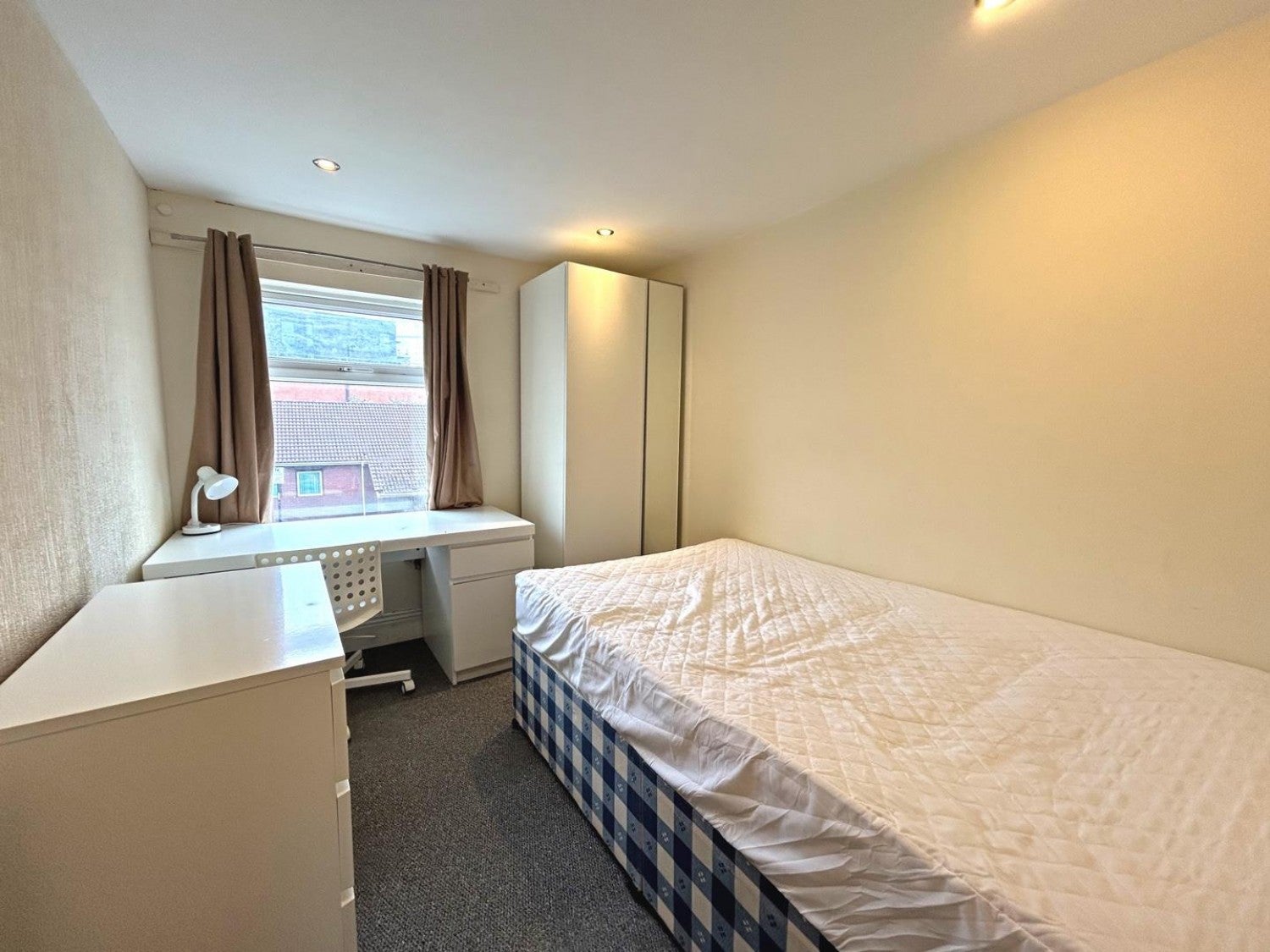 Flat Shoreham Street in Sheffield