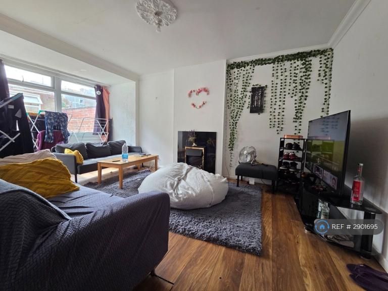 House Glengall Grove in Greater London