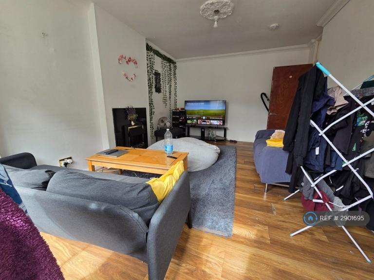 House Glengall Grove in Greater London