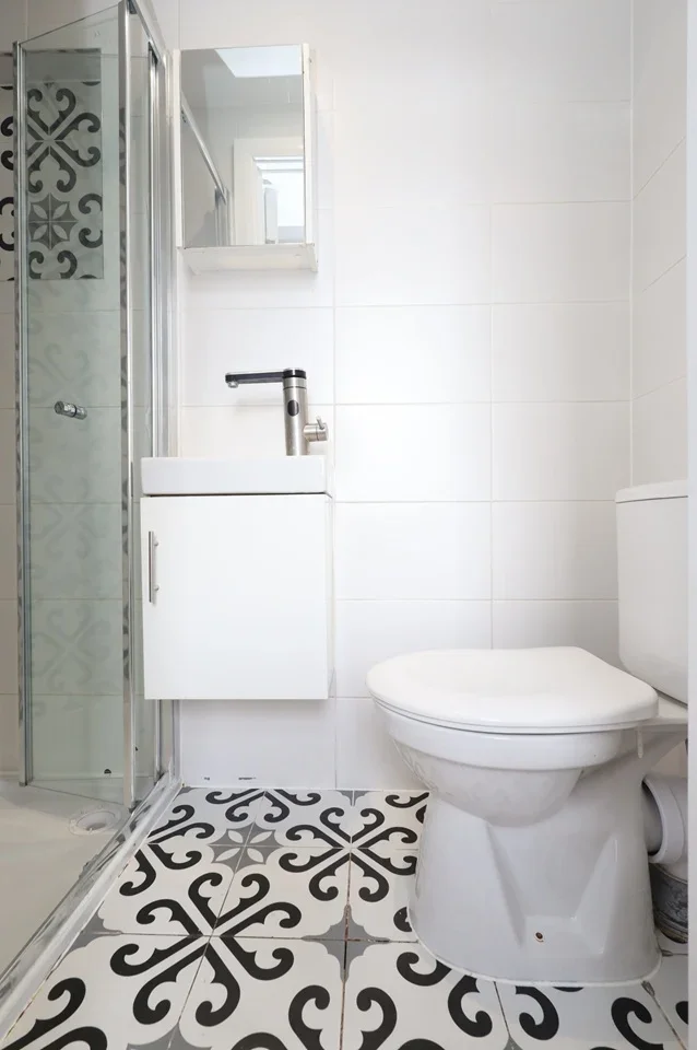 Flat Pascoe Road in Greater London