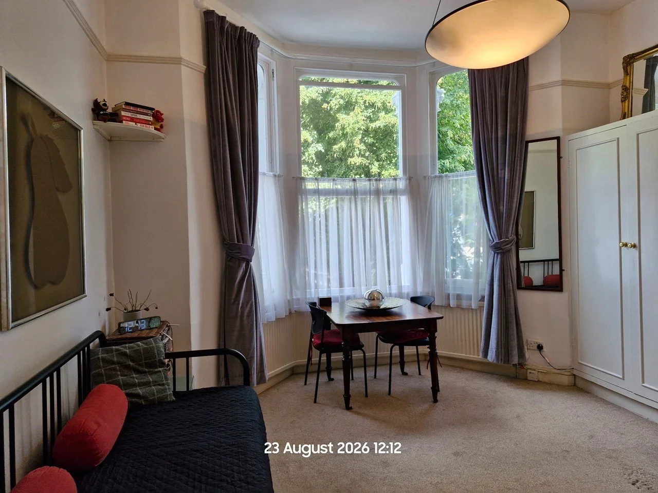 Flat Chiswick High Road in Greater London