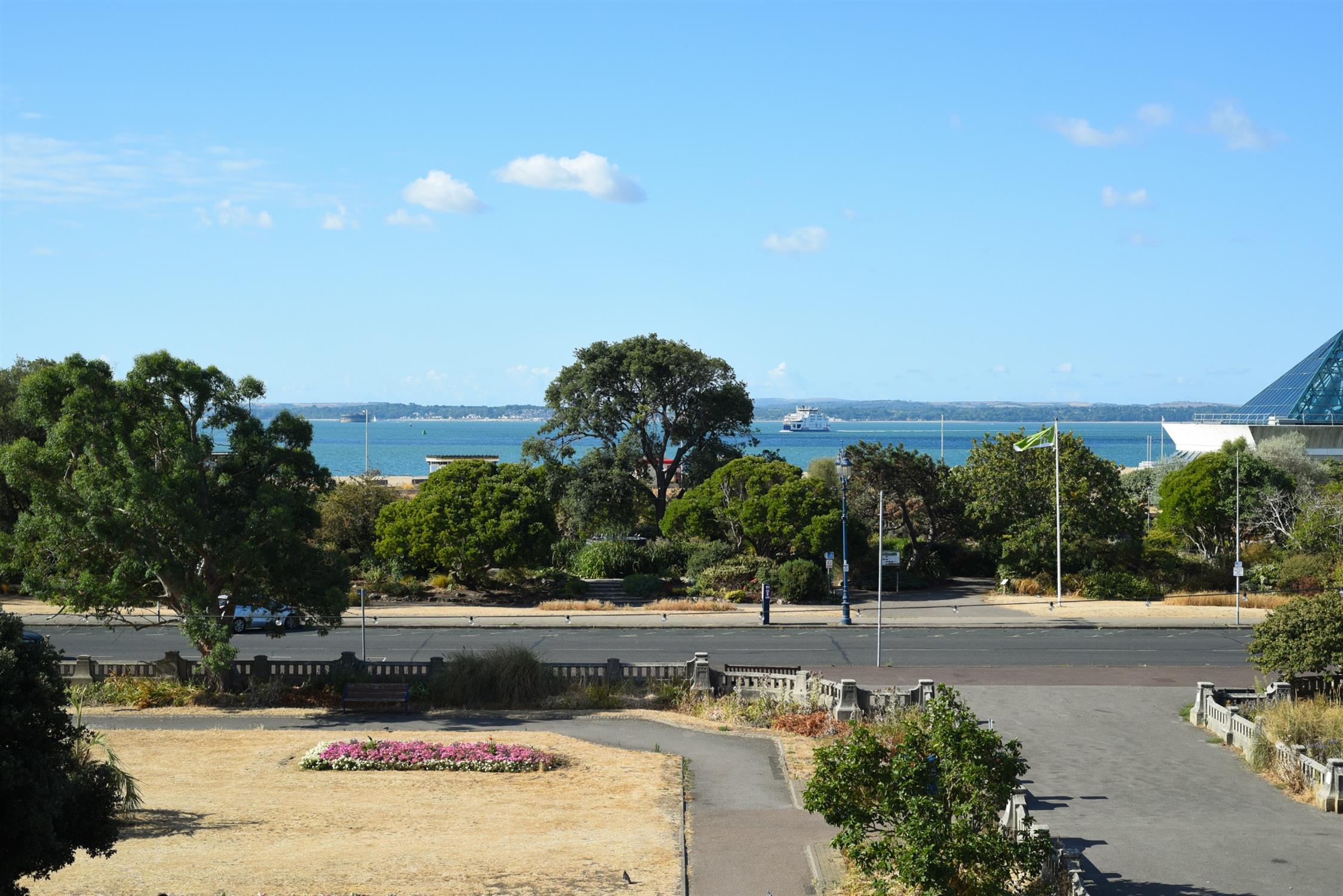 Flat South Parade in Portsmouth