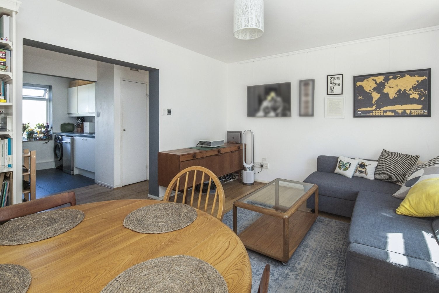 Flat Little Brownings in Greater London
