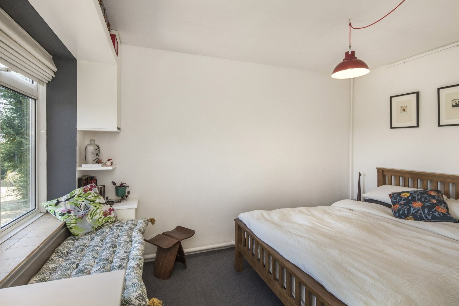 Flat Little Brownings in Greater London