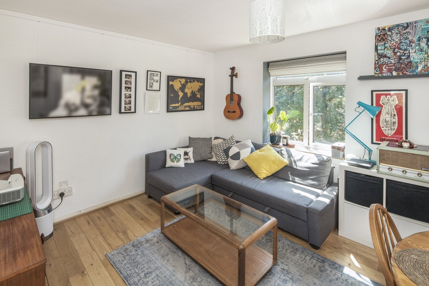 Flat Little Brownings in Greater London