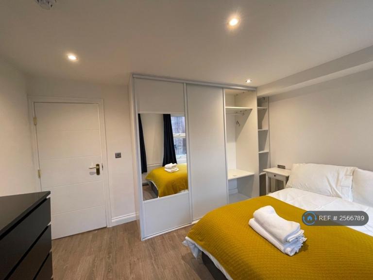 Room Waylen Street in Reading