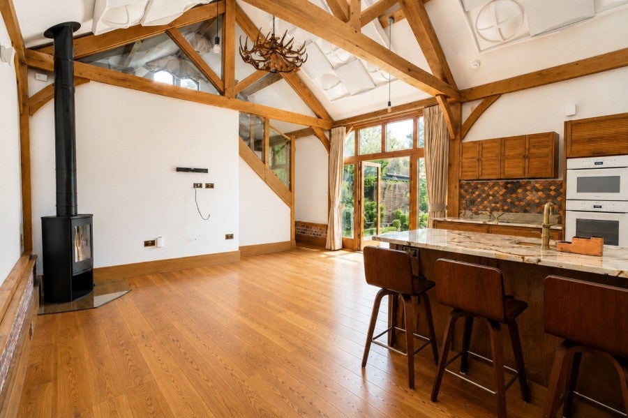 House Vicarage Lane in Uttlesford