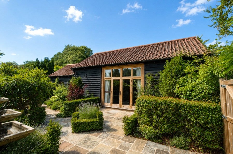 House Vicarage Lane in Uttlesford