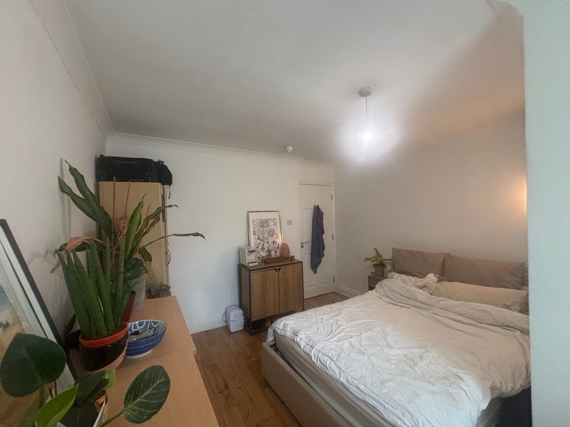 Room Hornsey Road in Greater London