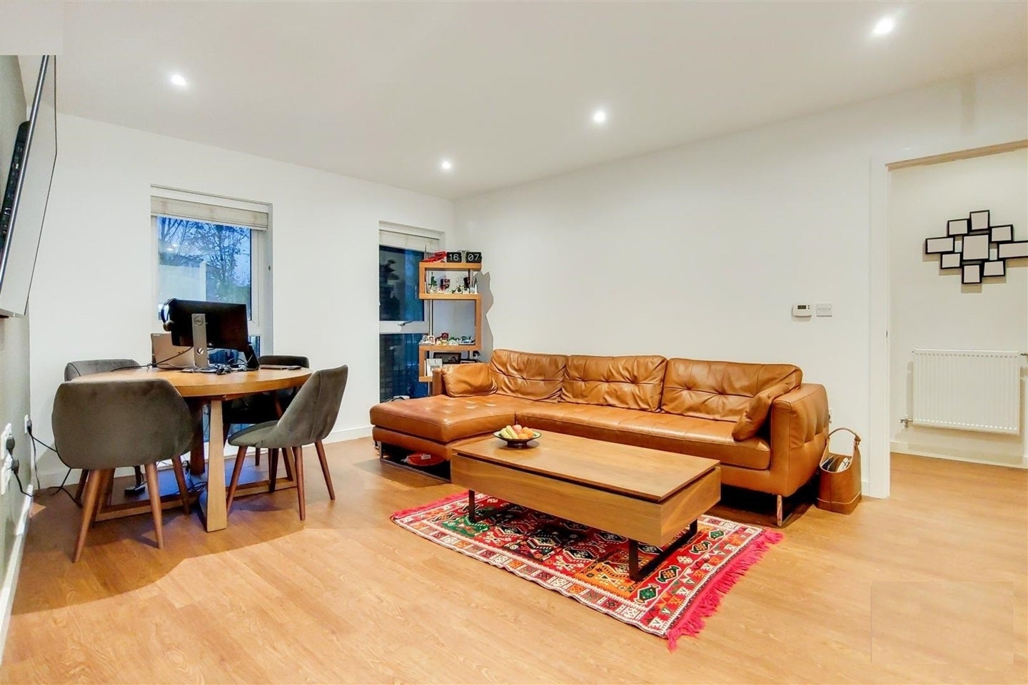 Flat Howard Road in Greater London