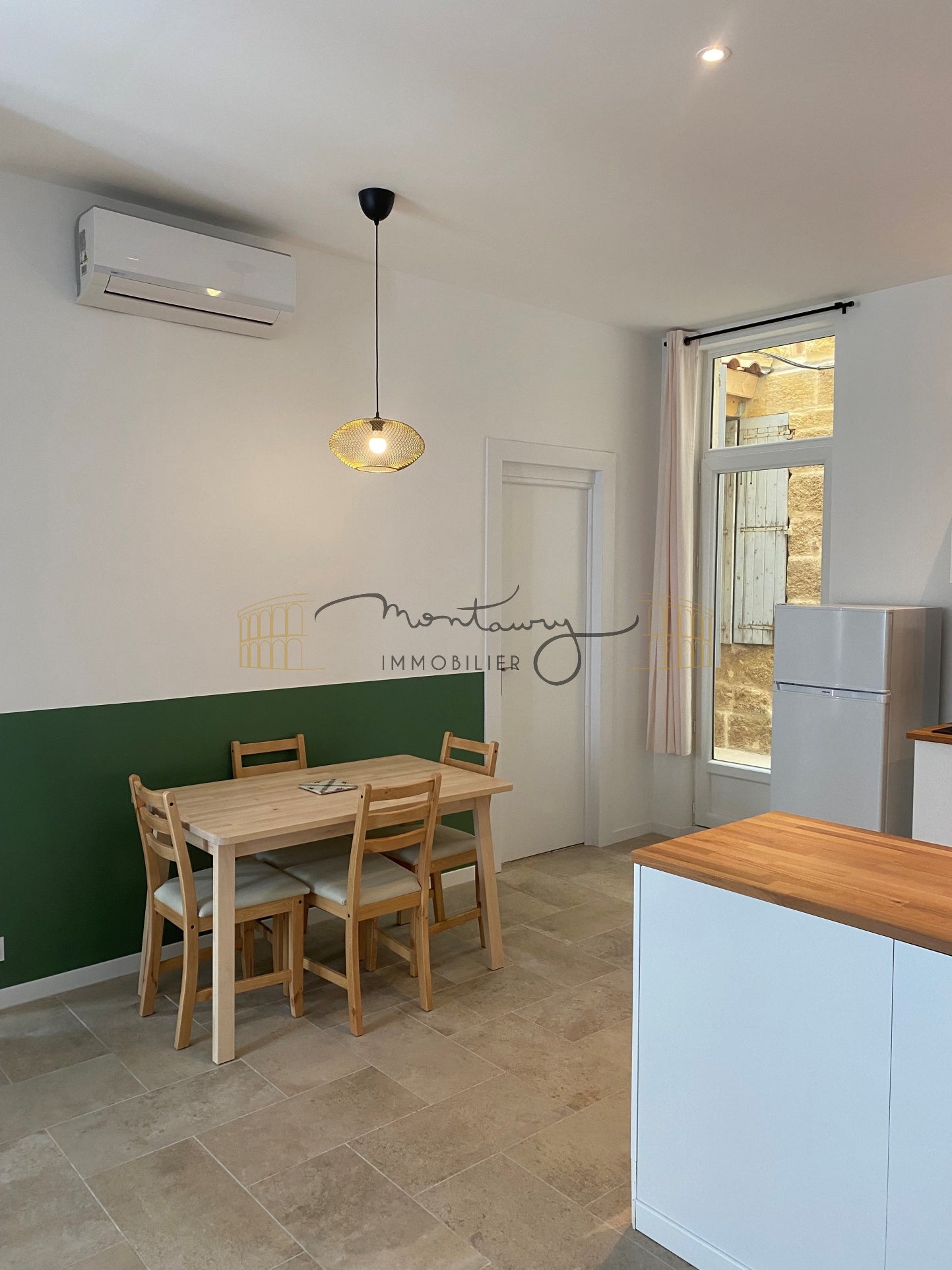 Maison Rue Salomon Reinach à Nîmes