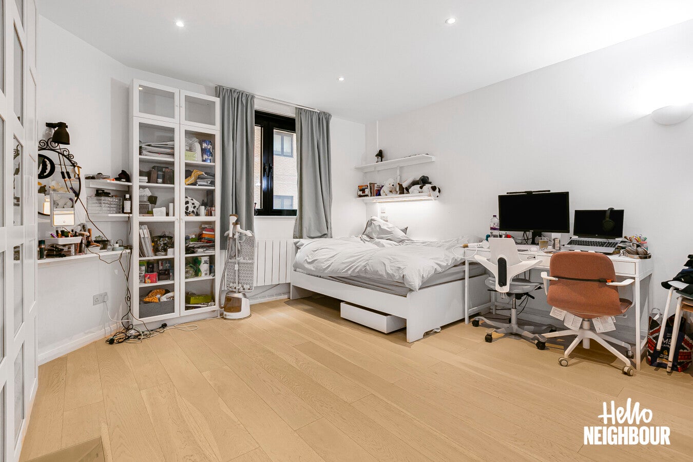 Flat Point W Access Road in Greater London