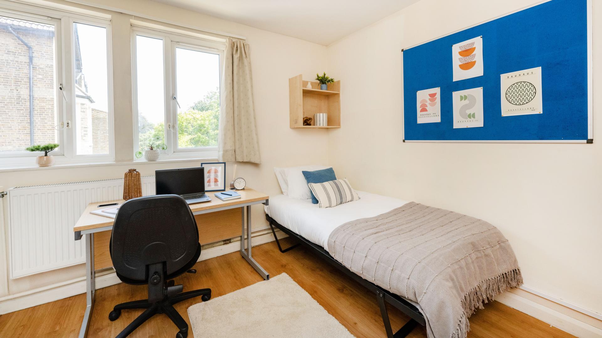 Room Flodden Road in Greater London