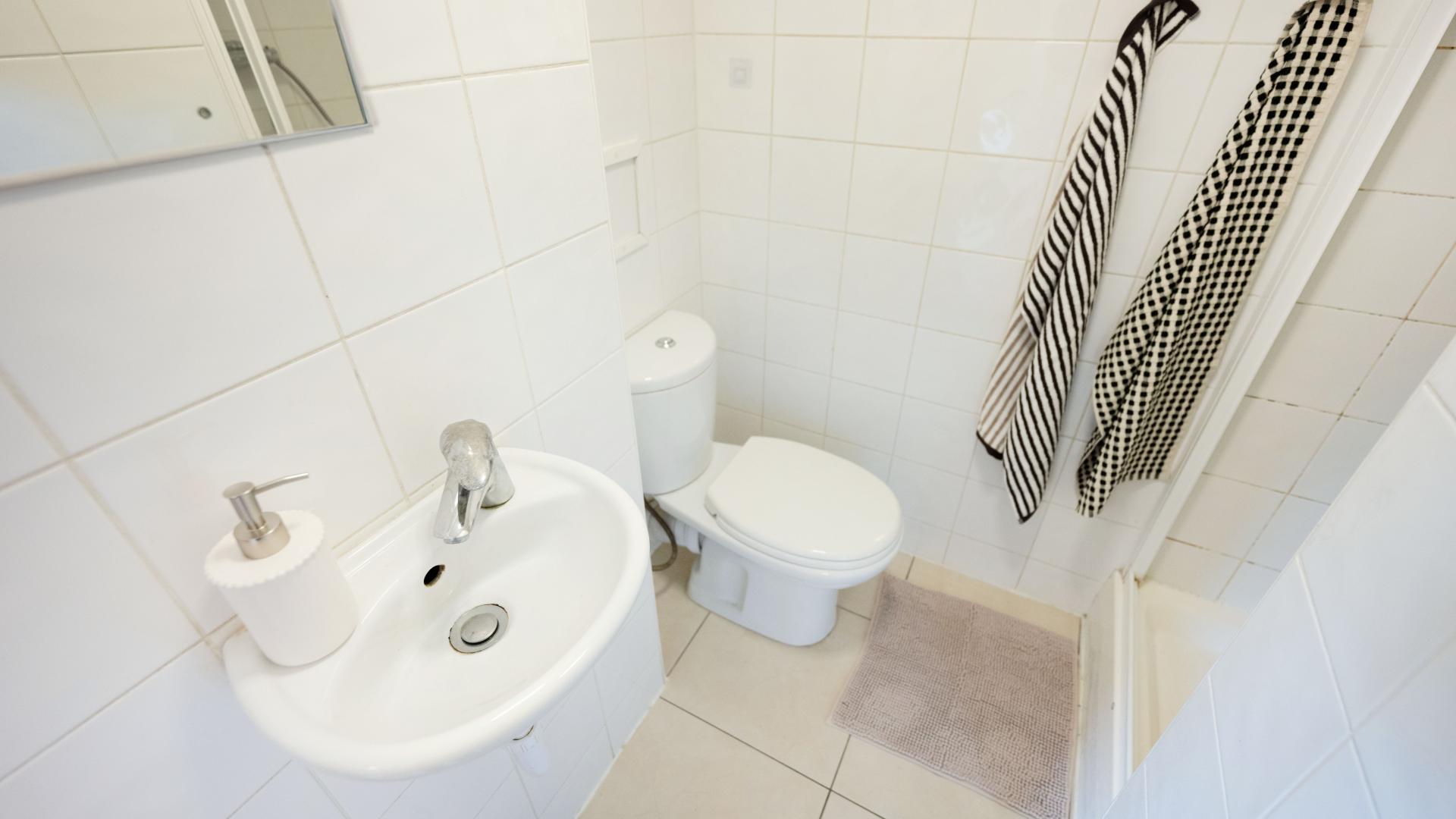 Room Flodden Road in Greater London