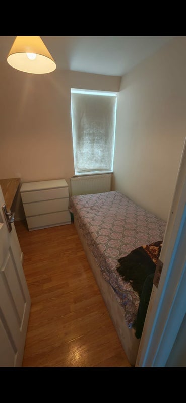 Room Marissal Road in Bristol