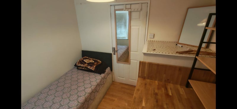 Room Marissal Road in Bristol