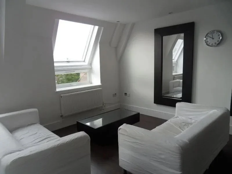 Flat Woodgrange Avenue in Greater London