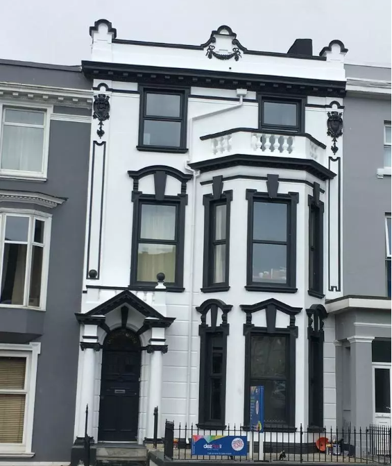Room North Road East in Plymouth