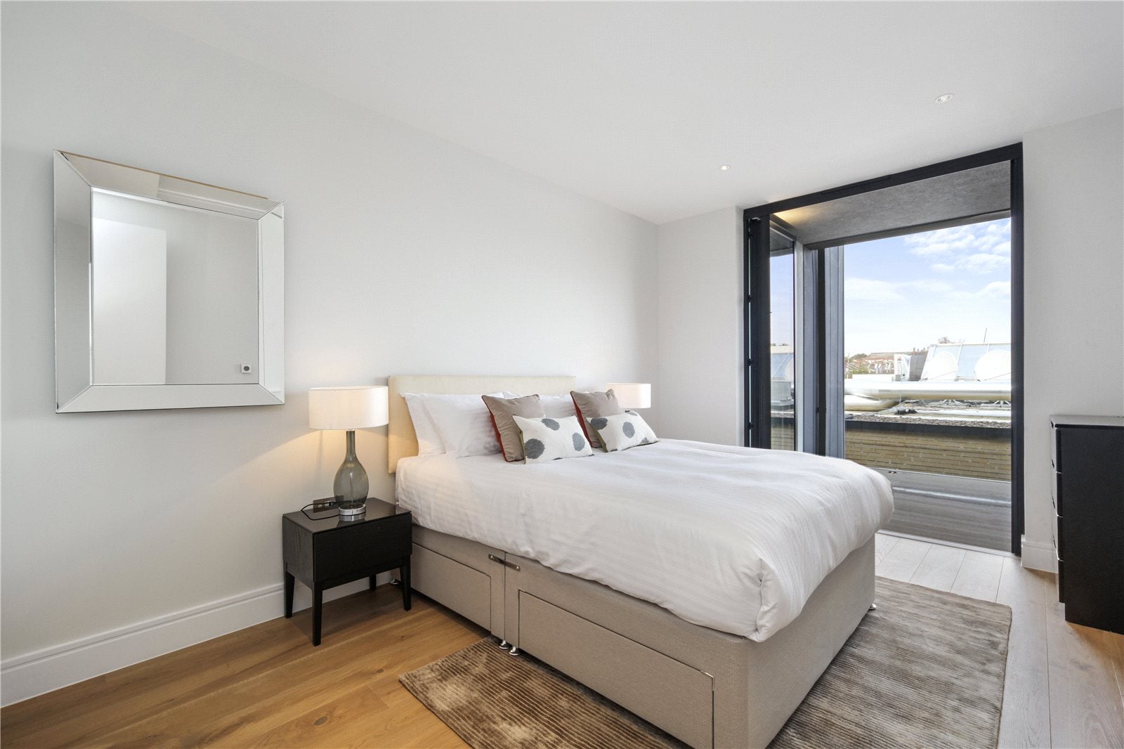 Flat Salusbury Road in Greater London