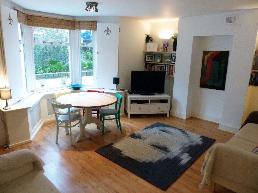 Flat Grosvenor Avenue in Greater London