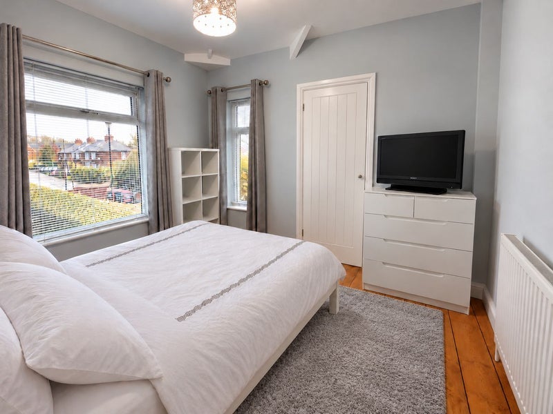Room Ash Grove in Salford