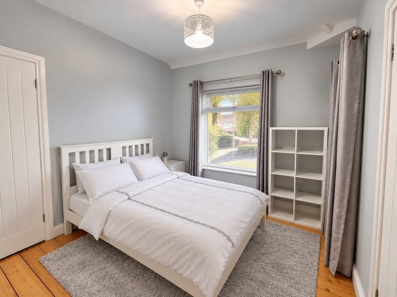 Room Ash Grove in Salford