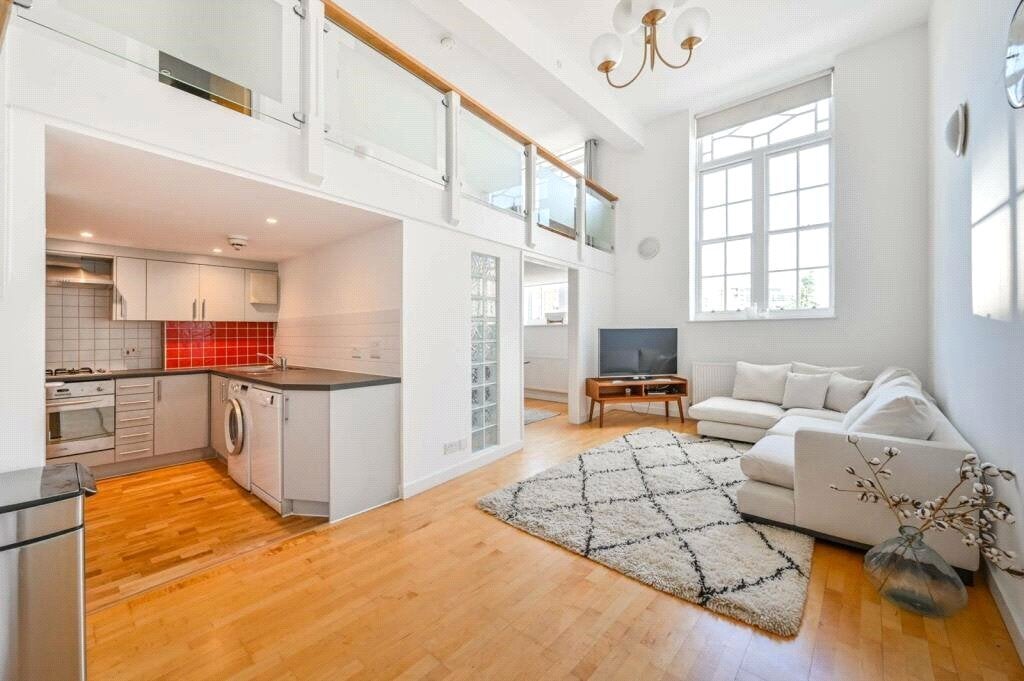 Flat Farrance Street in Greater London