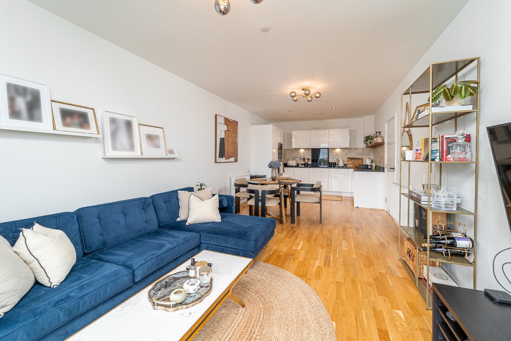Flat Hampden Road in Greater London