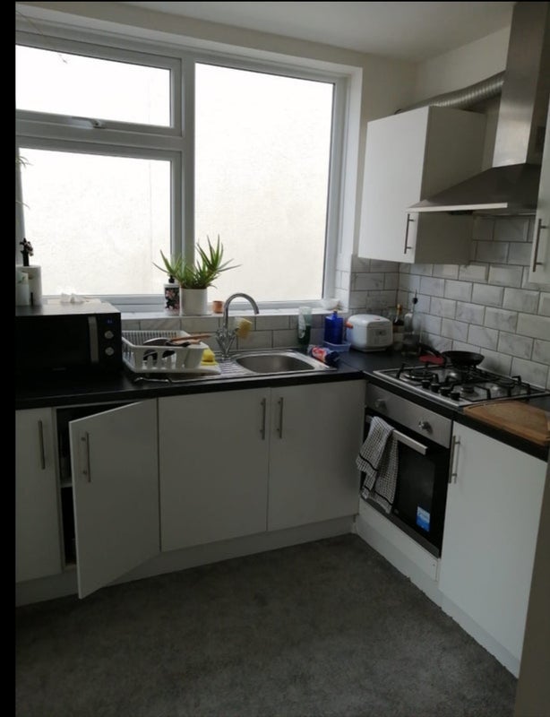 Room Southmead Road in Bristol