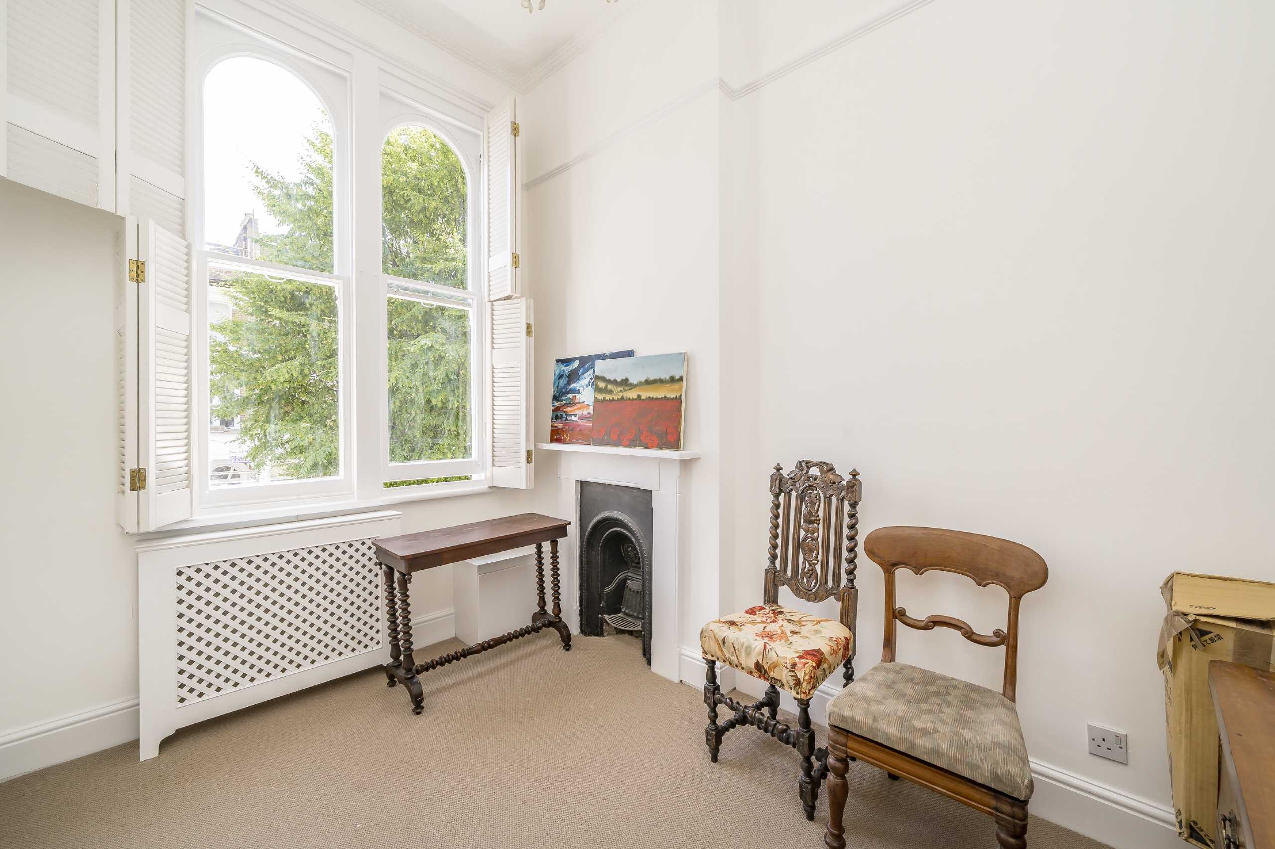 Flat Sinclair Road in Greater London