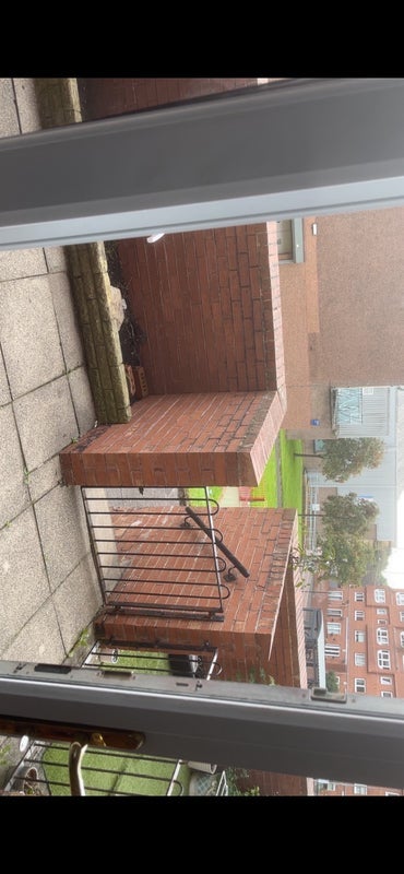 Flat Braid Square in Glasgow