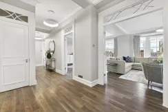 Flat Grosvenor Square in City of Westminster