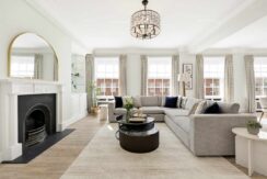 Flat Grosvenor Square in City of Westminster
