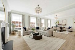 Flat Grosvenor Square in City of Westminster