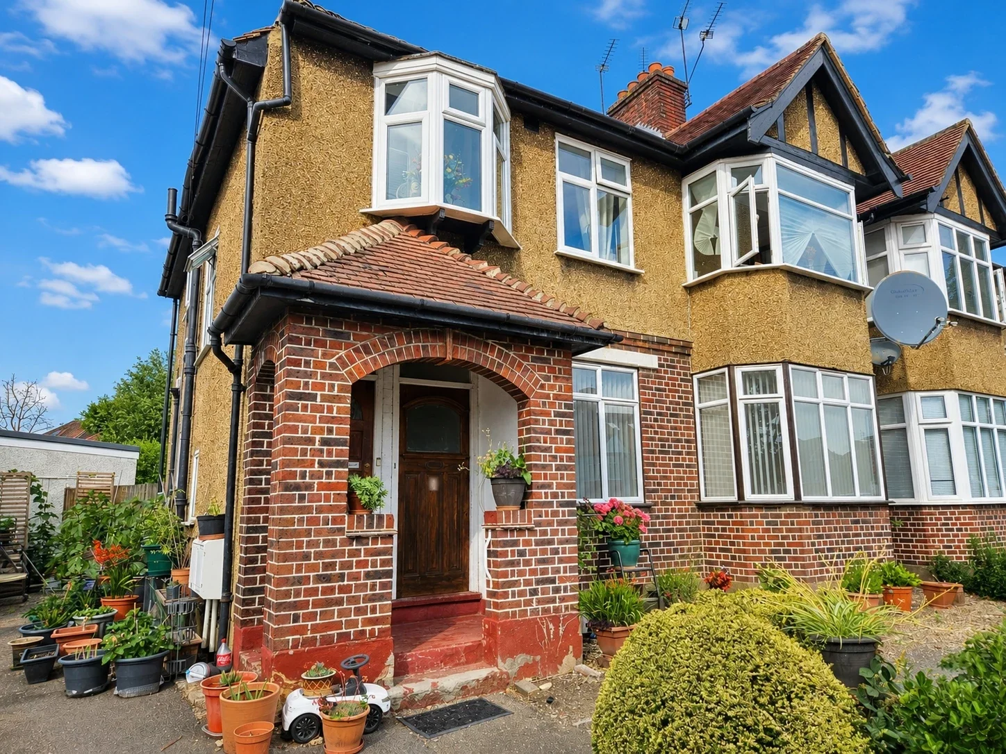 Flat Fernhurst Gardens in Greater London