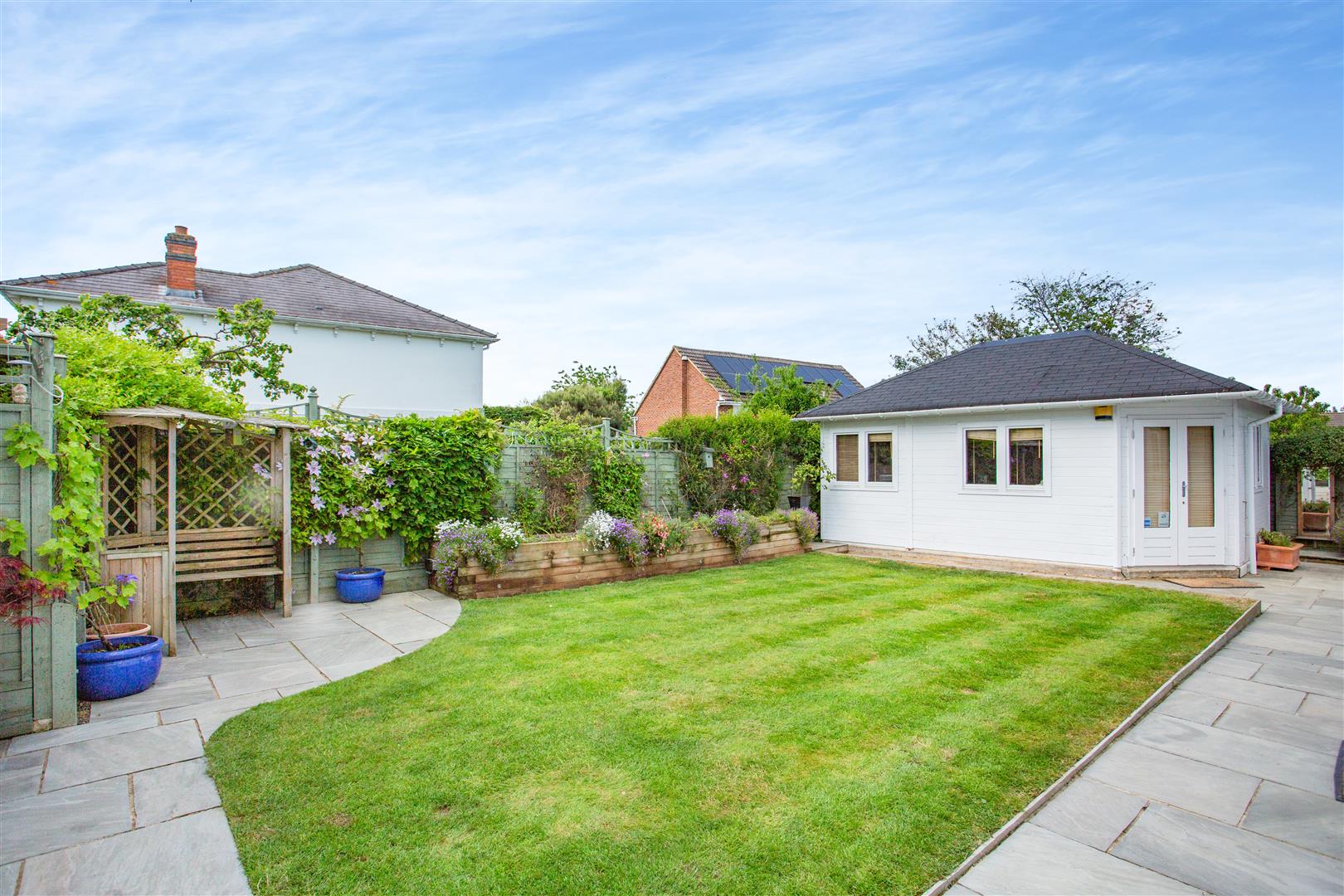 House Parton Road in Tewkesbury