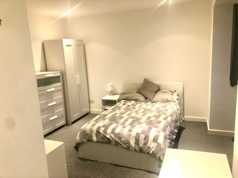 Flat Chartley Avenue in Greater London