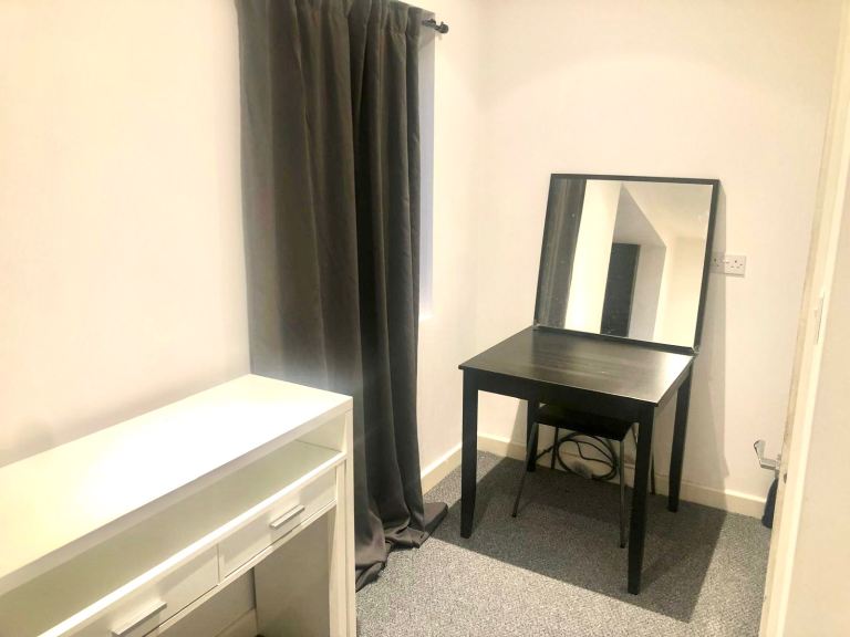Flat Chartley Avenue in Greater London