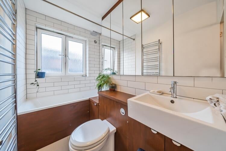Room Brixton Water Lane in Greater London